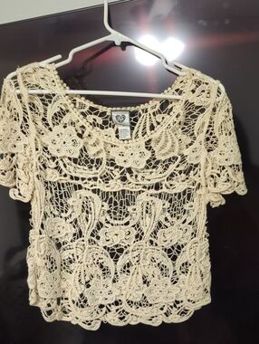 579 Cream Crochet Lace Crop Top